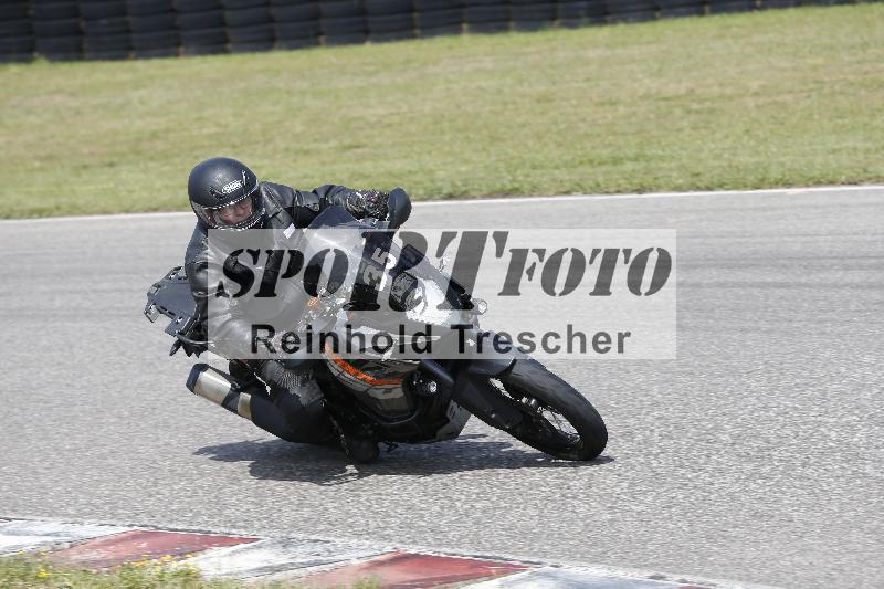 Archiv-2025/27 12.06.2025 Ducati Schweiz Trackday Warmup  ADR/gruen-vert/35